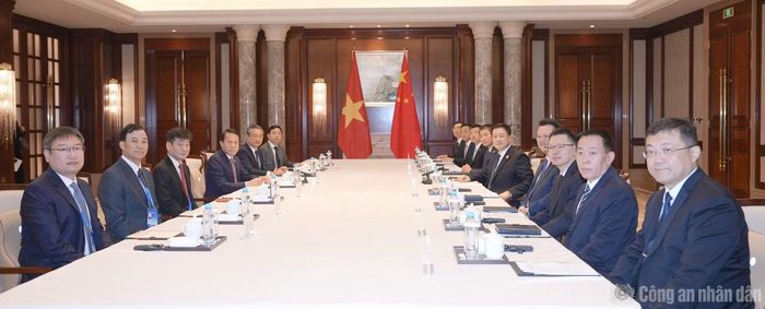 Toàn cảnh cuộc hội đàm.