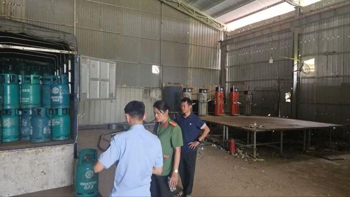 Cơ sở san chiết gas trái phép.