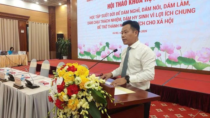 Thứ trưởng Bộ Giáo dục và Đào tạo Lê Quân khai mạc hội thảo.