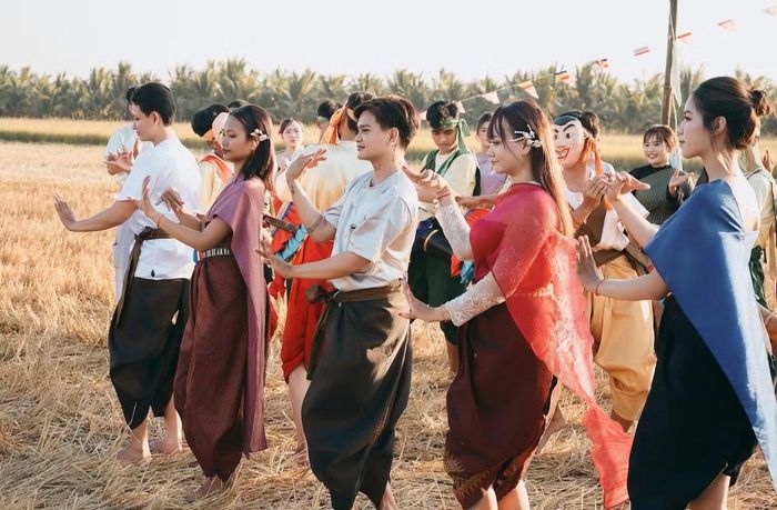 Vĩnh Long là nơi cộng cư, gắn bó lâu đời của ba dân tộc Kinh, Khmer, Hoa, với hệ thống di sản văn hóa và hệ sinh thái du lịch đa dạng.