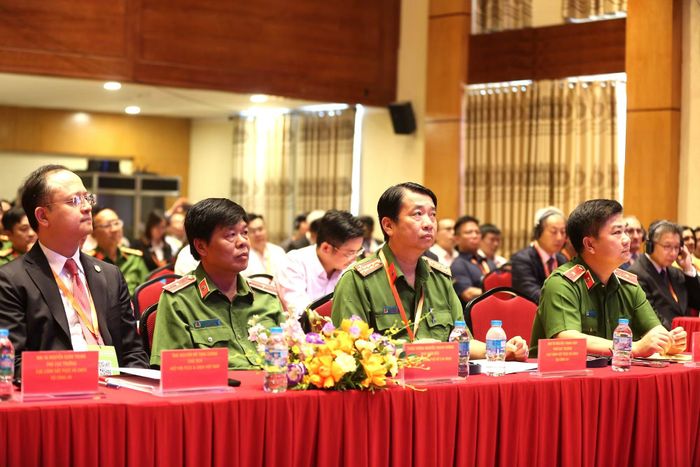 Các đại biểu tham dự buổi toạ đàm.