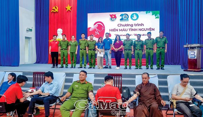 Hiến máu tình nguyện - nghĩa cử đẹp kết nối những trái tim nhân ái.