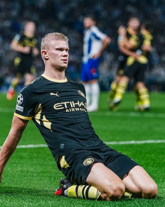 Haaland hoàn tất cú đúp, ấn định chiến thắng cho Manchester City