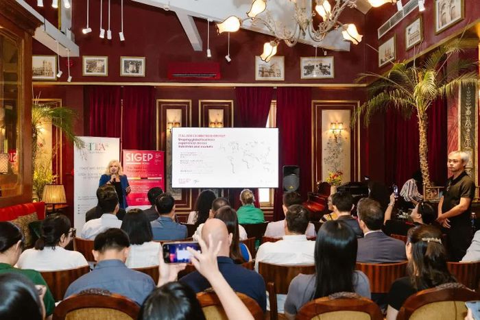 Bà Ilaria Cicero, Giám đốc Triển lãm Toàn cầu của Bộ phận Thực phẩm & Đồ uống thuộc IEG tại Ý giới thiệu về SIGEP World 2027. Nguồn: ITA
