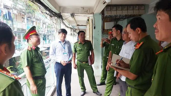 Trước ngày 15/12 hằng năm, cơ quan Công an, cơ quan chuyên môn về xây dựng và UBND cấp xã theo phân cấp phải xây dựng kế hoạch kiểm tra định kỳ của năm kế tiếp.
