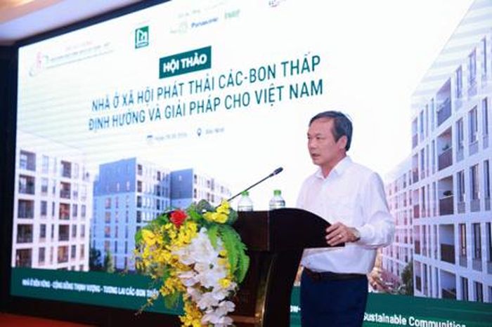 Ông Nguyễn Quốc Ân, Phó Giám đốc Sở Xây dựng tỉnh Bắc Ninh, phát biểu tại hội thảo.