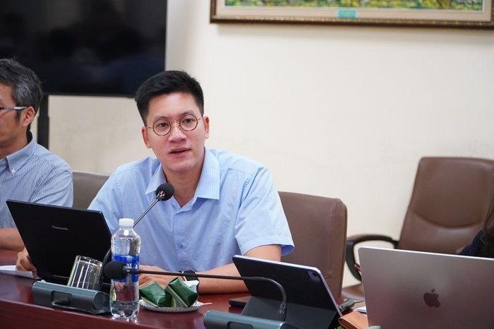 Các đại biểu trao đổi, thảo luận tại buổi tham vấn