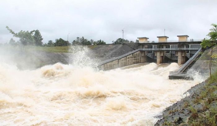 Hồ Ea Súp Thượng sẽ bắt đầu điều tiết nước qua tràn từ 7 giờ 30 ngày 10/9, với lưu lượng từ 20-100 m³/s. (Ảnh minh hoạ)
