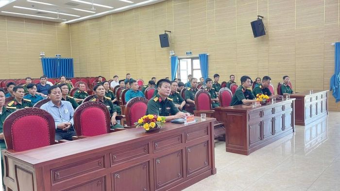 Tham gia tập huấn có 105 cán bộ, nhân viên các cơ quan, đơn vị thuộc Bộ Chỉ huy Quân sự thành phố Huế