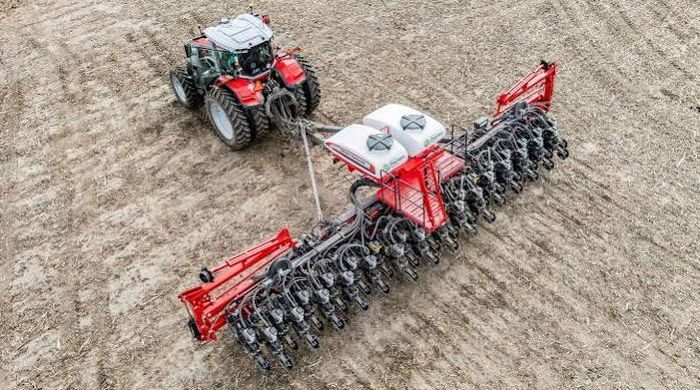 Về mặt công nghệ, dòng N Series được trang bị sẵn từ nhà máy các hệ thống của Precision Planting, bao gồm 20|20 Gen3, vSet2, vDrive và DeltaForce
