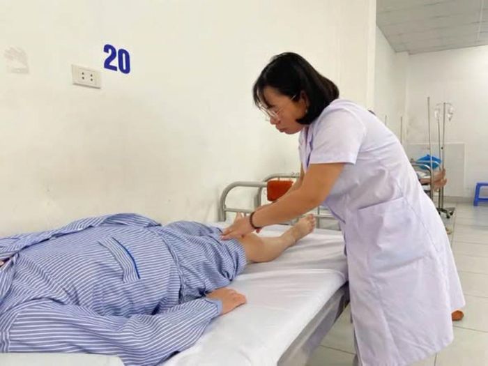 Đau khớp có 7 dấu hiệu bất thường cần đi khám sớm.