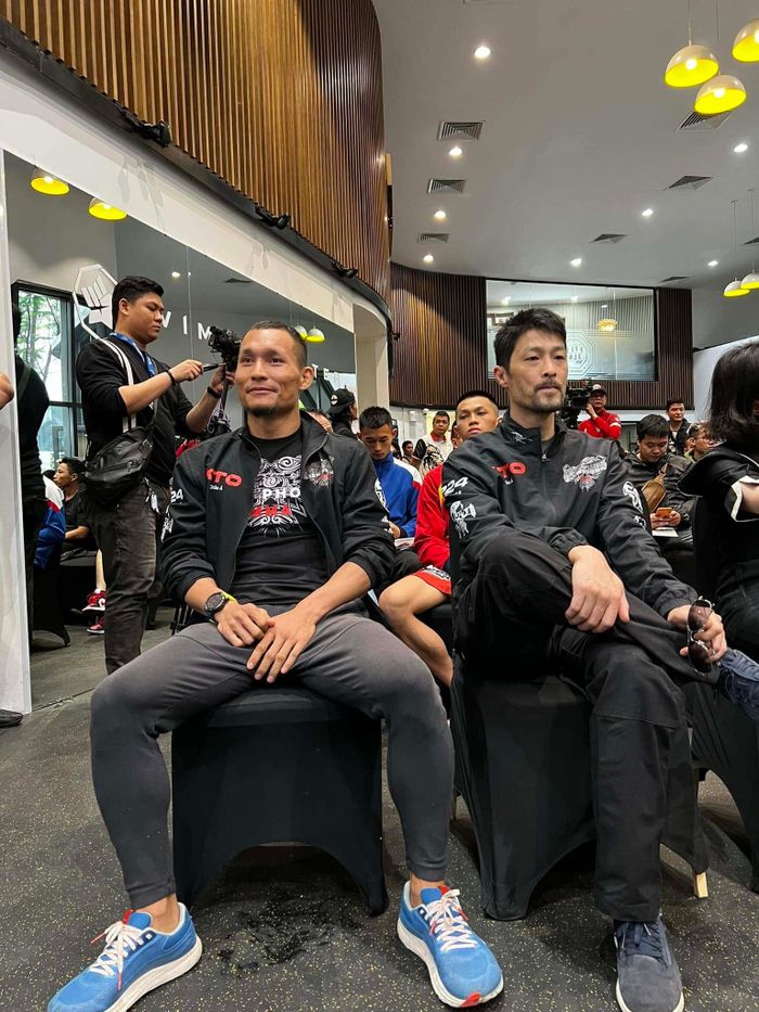 Trần Quang Lộc và Johnny Trí Nguyễn.