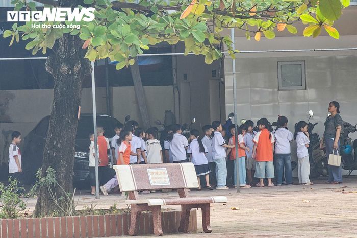  Bữa ăn bán trú giúp học sinh có thêm thời gian nghỉ ngơi giữa hai buổi học, đồng thời tạo điều kiện để phụ huynh yên tâm khi con ở lại trường cả ngày.