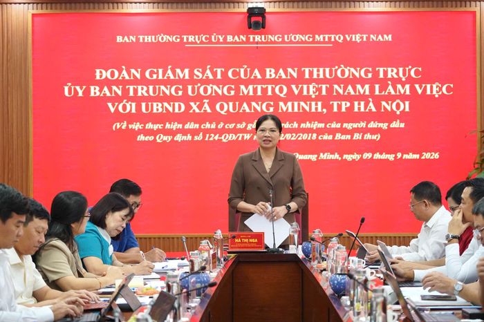 Ủy viên Trung ương Đảng, Phó Chủ tịch - Tổng Thư ký Ủy ban Trung ương MTTQ Việt Nam Hà Thị Nga phát biểu tại buổi giám sát. Ảnh: PV