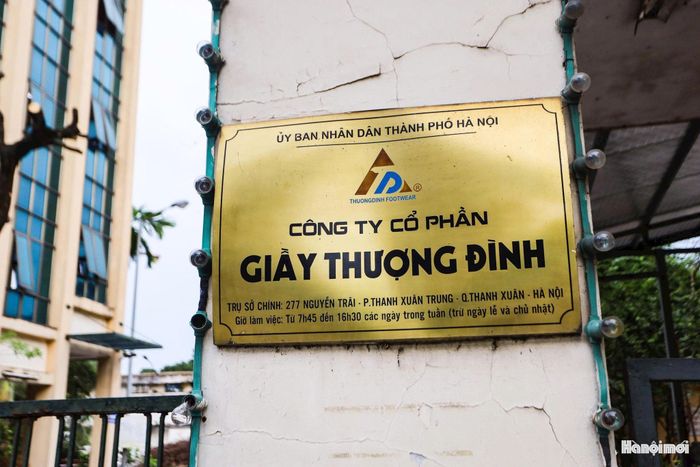 Việc tháo dỡ được thực hiện sau khi doanh nghiệp triển khai kế hoạch di chuyển hoạt động sản xuất khỏi cơ sở tại Nguyễn Trãi.