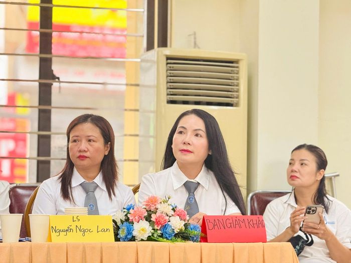 Chương trình có sự tham gia của các luật sư Đoàn Luật sư thành phố Hà Nội. Ảnh: Hồng Nhung