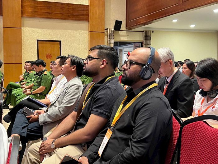 Các diễn giả nước ngoài tham gia toạ đàm. Ảnh: Bảo Hân