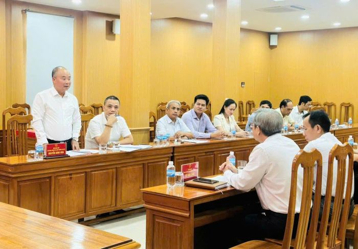 Phó Giám đốc Sở Nông nghiệp và Môi trường Hà Nội Nguyễn Đình Hoa phát biểu. Ảnh: PV