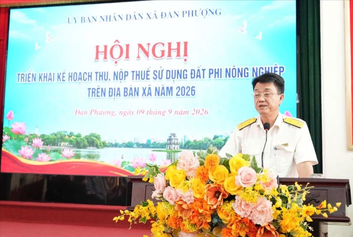 Lãnh đạo Thuế cơ sở 24 thành phố Hà Nội trao đổi tại hội nghị. Ảnh: Ngân Nguyễn