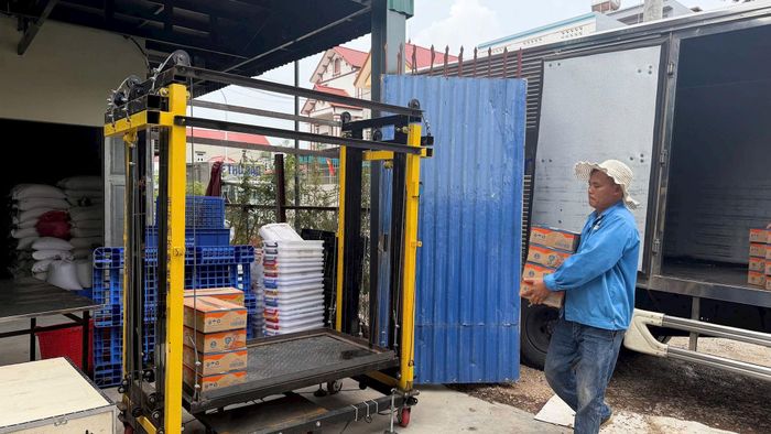 Nguồn thực phẩm đầu vào được kiểm soát chặt chẽ, bảo đảm nguồn gốc, xuất xứ. Ảnh: Hương Ly