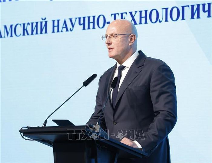 Phó Thủ tướng Nga Dmitry Chernyshenko phát biểu. Ảnh: TTXVN