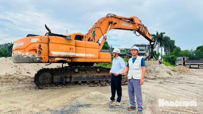 Đại diện đơn vị thi công có mặt tại dự án. Ảnh: Tuệ Lâm