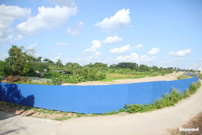 Khu vực triển khai xây dựng Công viên công cộng Phú Thượng - công trình mở đầu trong chiến lược phát triển không gian cảnh quan ven sông Hồng của Hà Nội. Ảnh: Cao Kỳ