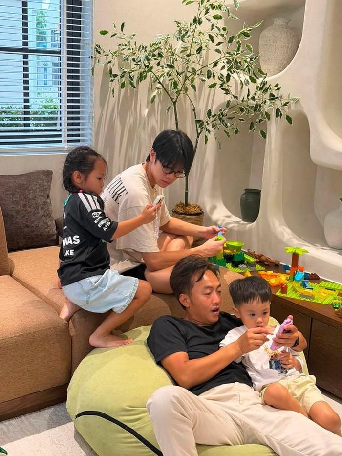 Cuộc sống viên mãn của vợ chồng Cường Đô la - Đàm Thu Trang.