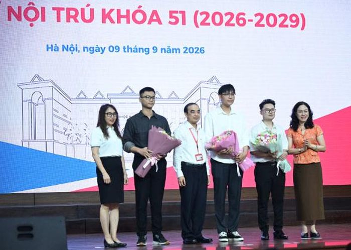 3 thủ khoa của kỳ thi bác sĩ nội trú năm nay của ĐH Y Hà Nội. Ảnh: Sức khỏe Cộng đồng
