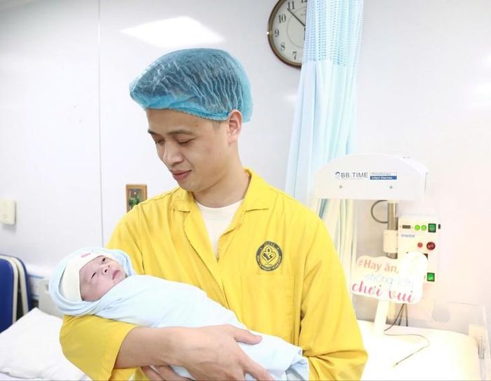 Khuyến khích các cá nhân, cặp vợ chồng sinh con, sinh đủ hai con và phụ nữ sinh đủ hai con trước 35 tuổi. Ảnh: Thái Bình