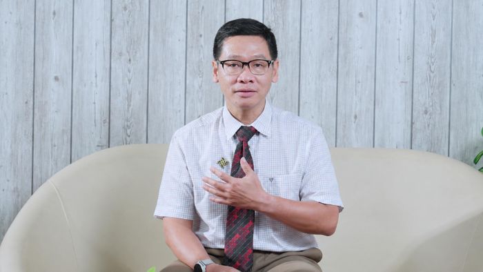 BSCKII. Nguyễn Trần Nam, Phó Giám đốc Bệnh viện Nhi đồng Thành phố, nhấn mạnh vắc xin là công cụ phòng bệnh bổ sung bên cạnh các biện pháp truyền thống.  Ảnh: Hương Quỳnh