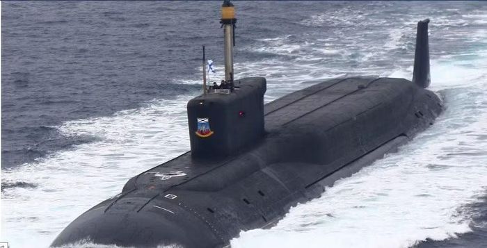 K-535 Yuriy Dolgorukiy là tàu ngầm mang tên lửa đạn đạo lớp Borei của Nga. Ảnh: navalnews
