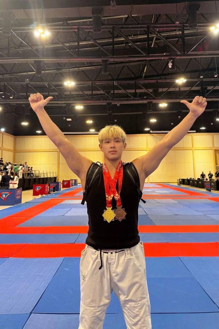 Nguyễn Tiến Triển khi vừa giành HCV nội dung Full Contact và HCĐ Jujitsu tại Giải Jujitsu Quốc tế Grand Prix châu Á 2026, diễn ra từ ngày 3 đến 6/9/2026.