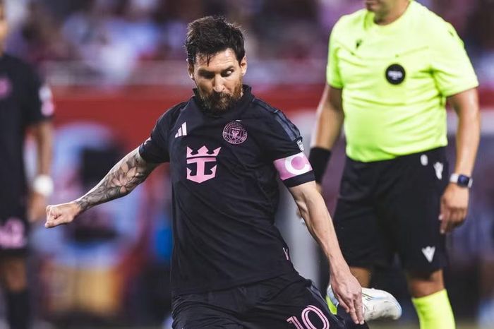 ... và Messi cũng để lại dấu ấn với pha kiến tạo để rời trận đấu với tỉ số hòa 1-1