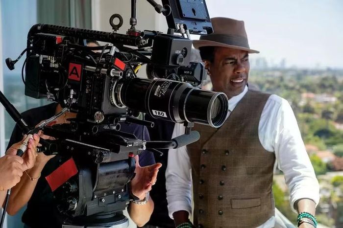 Chris Rock tại phim trường "Misty Green" (Ảnh: A24).