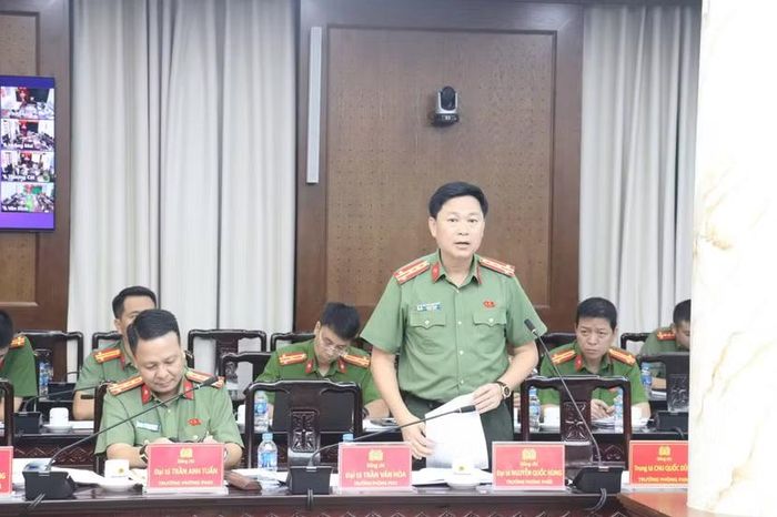 Đại diện các đơn vị tham luận tại hội nghị