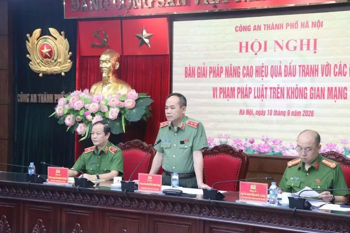 Trung tướng Nguyễn Thanh Tùng chủ trì phần tham luận