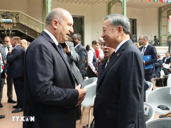 Tổng Bí thư, Chủ tịch nước Tô Lâm và Thủ tướng Bulgaria là Rumen Radev tham dự Hội nghị. (Ảnh: Thống Nhất/TTXVN)