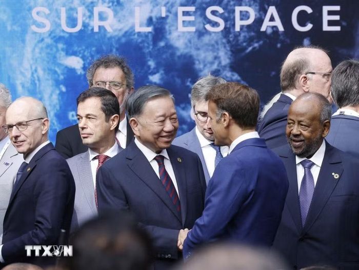 Tổng Bí thư, Chủ tịch nước Tô Lâm và Tổng thống Cộng hòa Pháp Emmanuel Macron. (Ảnh: Thống Nhất/TTXVN)