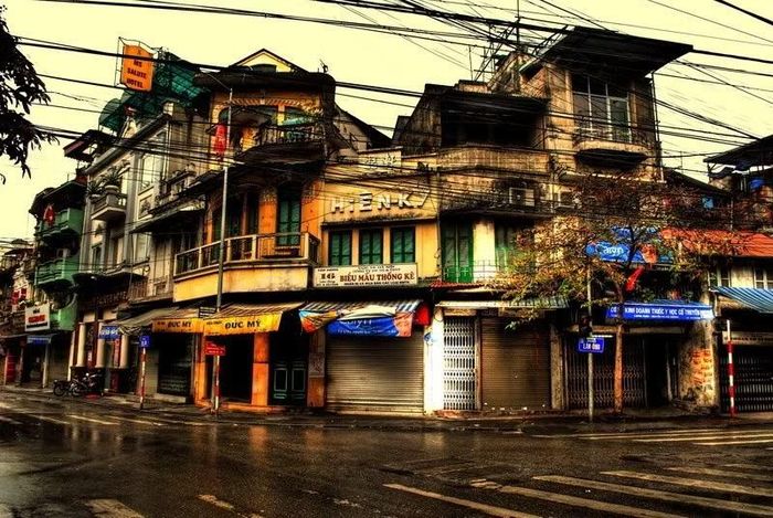 Thông qua các hình ảnh, tư liệu tại trưng bày, công chúng có thêm cơ hội tìm hiểu về một Hà Nội của những “phố hàng, phố nghề” chuyên biệt (Ảnh minh họa).
