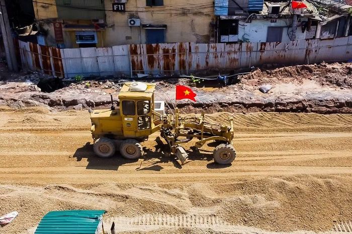Trên công trường Vành đai 2,5, nhịp độ thi công đang được đẩy lên cao nhất, kỳ vọng sớm đưa tuyến đường vào khai thác, góp phần giảm áp lực giao thông và hoàn thiện mạng lưới đường vành đai của Thủ đô