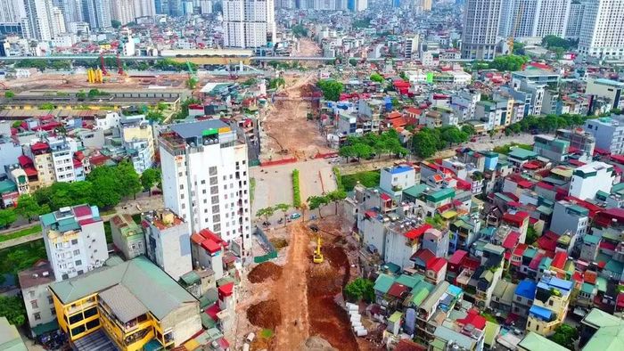 Nhiều đoạn tuyến đã cơ bản hoàn thành công tác san nền, lu lèn nền móng, chuẩn bị chuyển sang các hạng mục tiếp theo