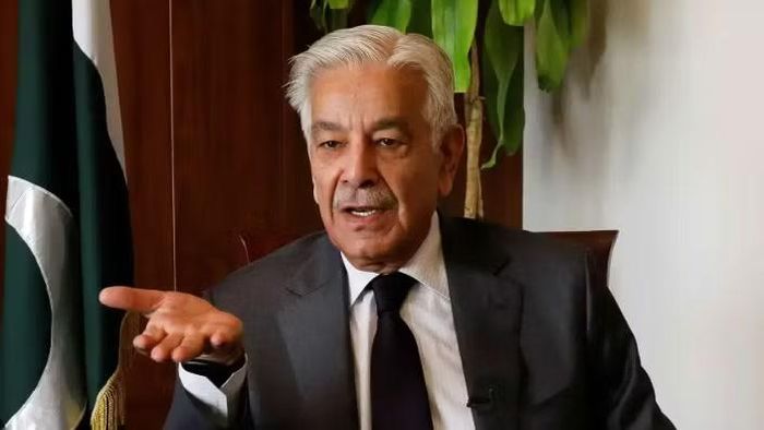 Phát biểu trên truyền hình Geo News tối 8/9, ông Asif nhấn mạnh Pakistan sẽ thực hiện các cam kết nếu Saudi Arabia bị kéo vào xung đột Yemen.