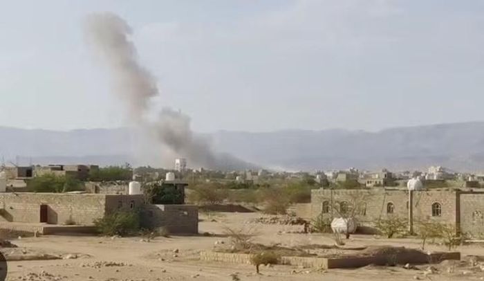 Trong khi đó, giao tranh tại Yemen tiếp tục nóng lên. Ngày 9/9, truyền hình Al Masirah do Houthi điều hành cho biết máy bay chiến đấu Saudi Arabia tiến hành 20 cuộc không kích tại các tỉnh Marib, al-Jawf và Taiz.