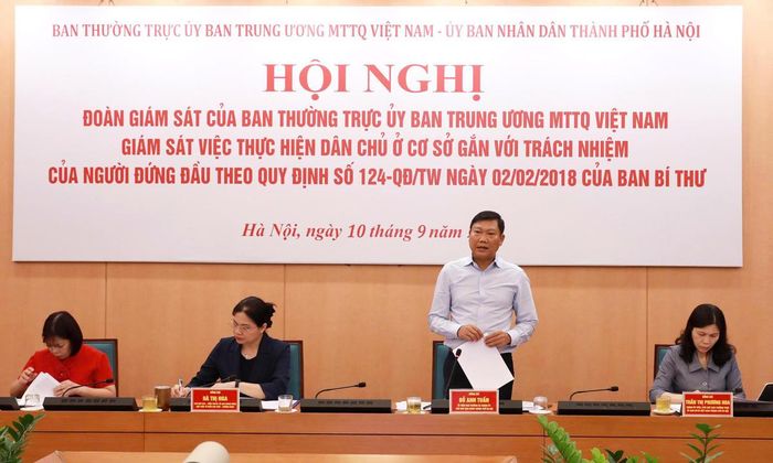 Phó Chủ tịch UBND thành phố Hà Nội Đỗ Anh Tuấn phát biểu tại hội nghị. Ảnh: PV