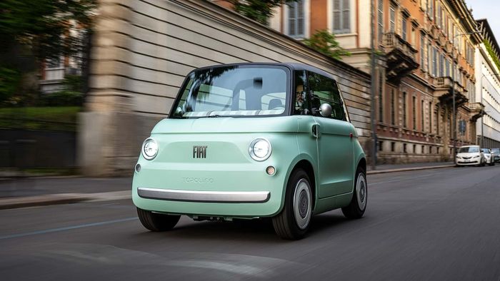 VinFast VF 2 được để ngỏ khả năng đưa sang Mỹ cạnh tranh Fiat Topolino. Ảnh: VinFast, Fiat.