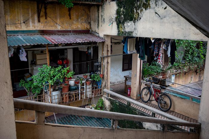  Trước thực trạng trên, phường Cửa Nam đã lên kế hoạch cải tạo tòa nhà. Theo quy hoạch tổng mặt bằng tỷ lệ 1/500 và phương án kiến trúc, công trình mới dự kiến gồm khối 8 tầng phía ngoài, khối 21 tầng phía trong và 4 tầng hầm, tổng mức đầu tư hơn 376 tỷ đồng. Trong đó, tầng 1-3 được bố trí làm văn phòng, tầng 4-8 là khu căn hộ tái định cư, tầng 9-21 là căn hộ thương mại gồm 48 căn tái định cư tại chỗ và 59 căn thương mại, đáp ứng chỗ ở cho khoảng 300 người. 