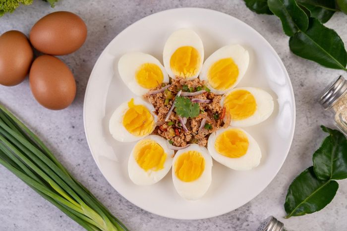Một quả trứng gà có thể trở thành nguồn protein tiện lợi trong bữa sáng. Ảnh: Magnific.