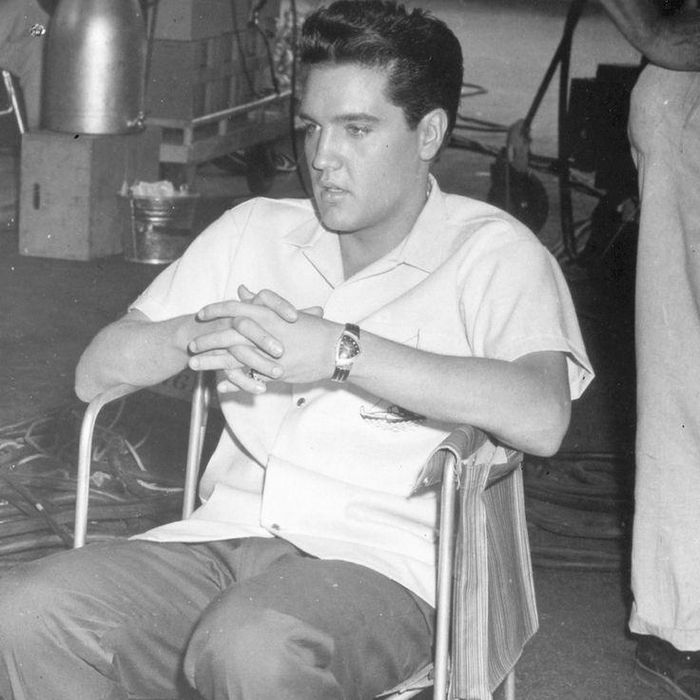 Elvis Presley từng đeo Ventura trong Blue Hawaii, góp phần đưa mẫu đồng hồ này trở thành một biểu tượng của Hamilton. Ảnh: Elvis Presley.