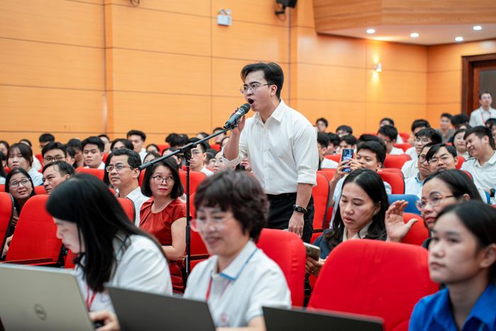 Bác sĩ Đinh Văn Đức chọn chuyên khoa Ngoại khoa.